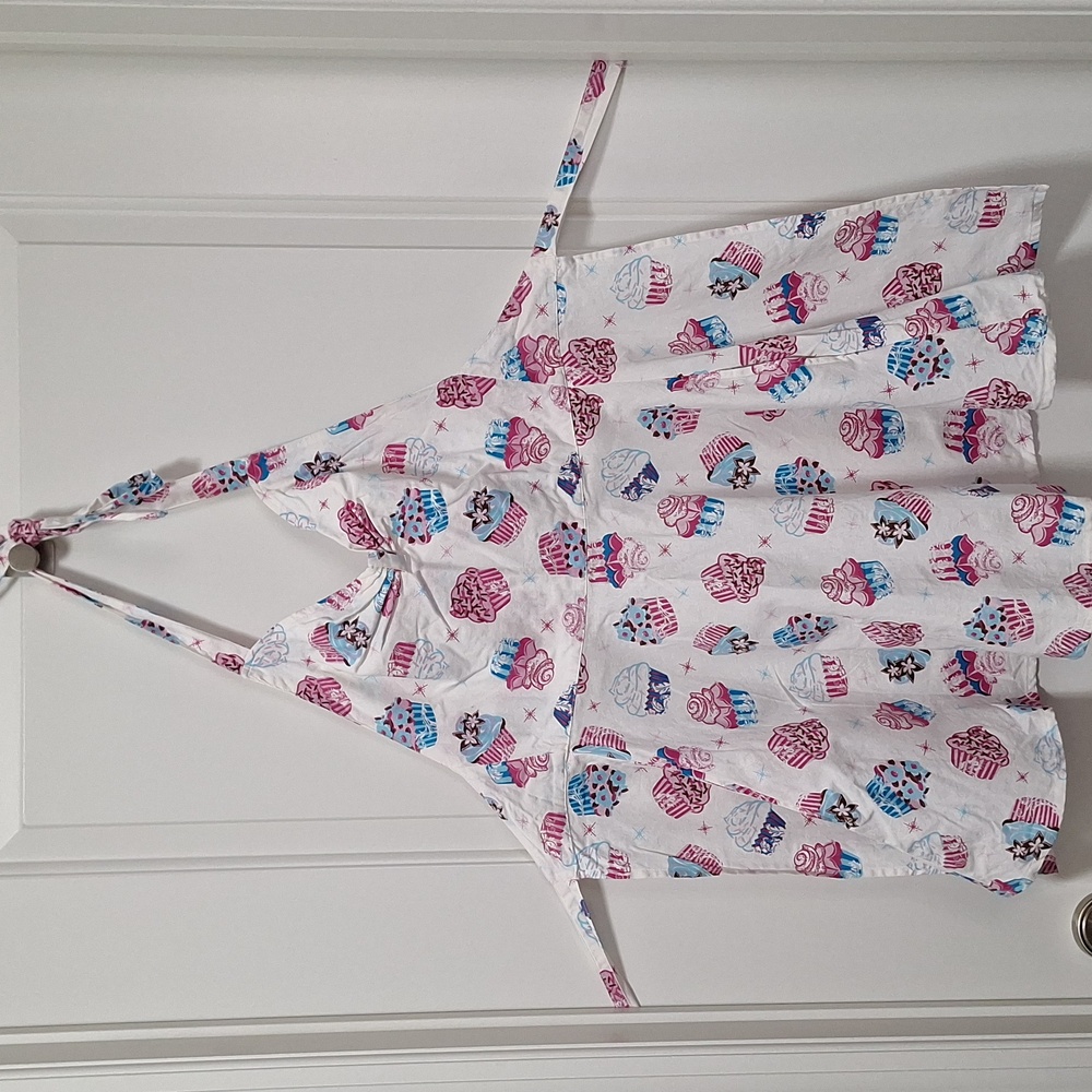 NEW Cupcake Apron with Pockets
